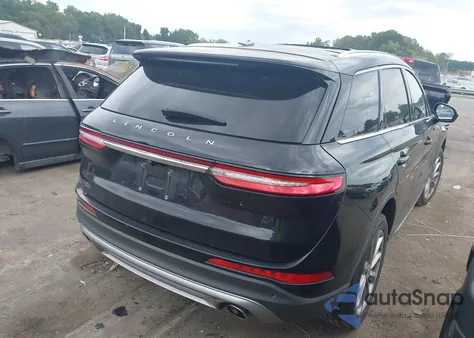 2021 Lincoln Corsair Standard z USA, uszkodzony, nr VIN 5LMCJ1C96MUL10056